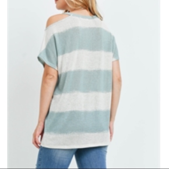 🆕 Shoulder cut out striped shirt - Picture 4 of 4